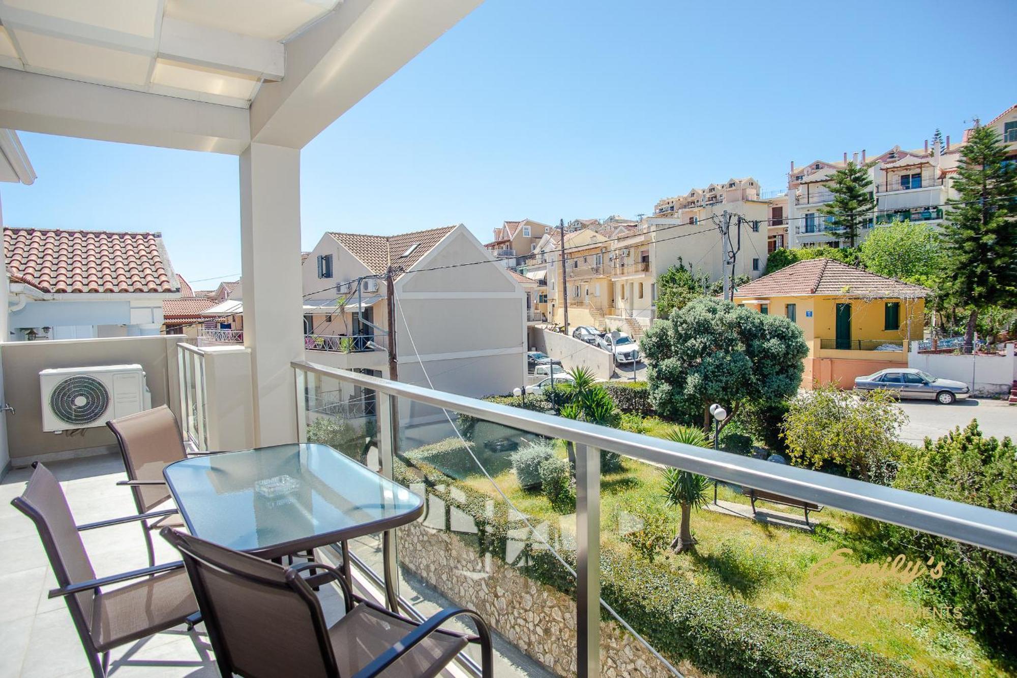Emily'S Luxury Apartments Аргостолион Экстерьер фото