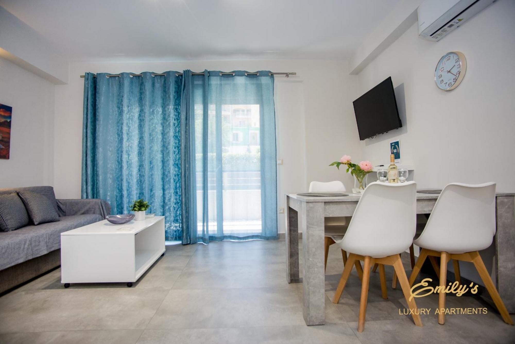 Emily'S Luxury Apartments Аргостолион Экстерьер фото